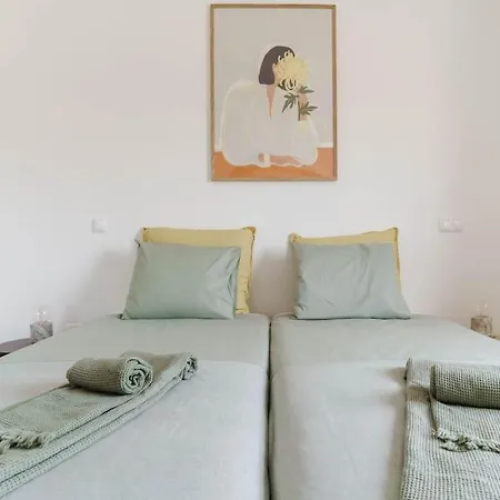 Breeze Escape By Lisbeyond *