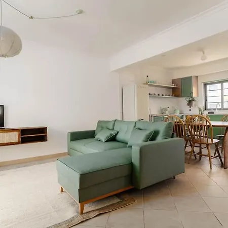 Breeze Escape By Lisbeyond *