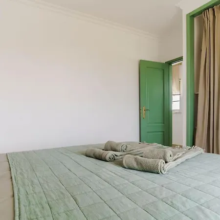 Breeze Escape By Lisbeyond *